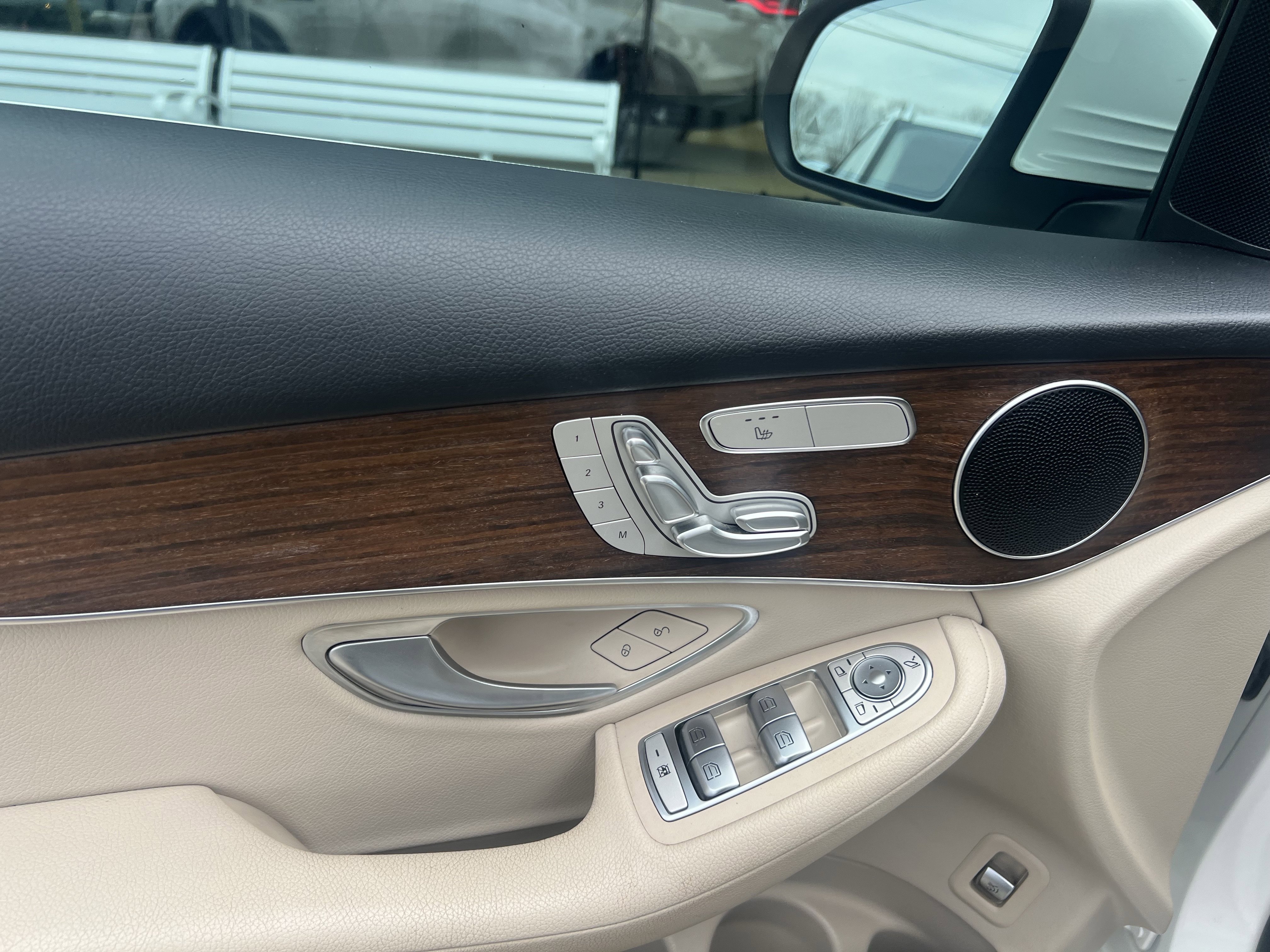 Used 2022 Mercedes-Benz GLC 300 image 15