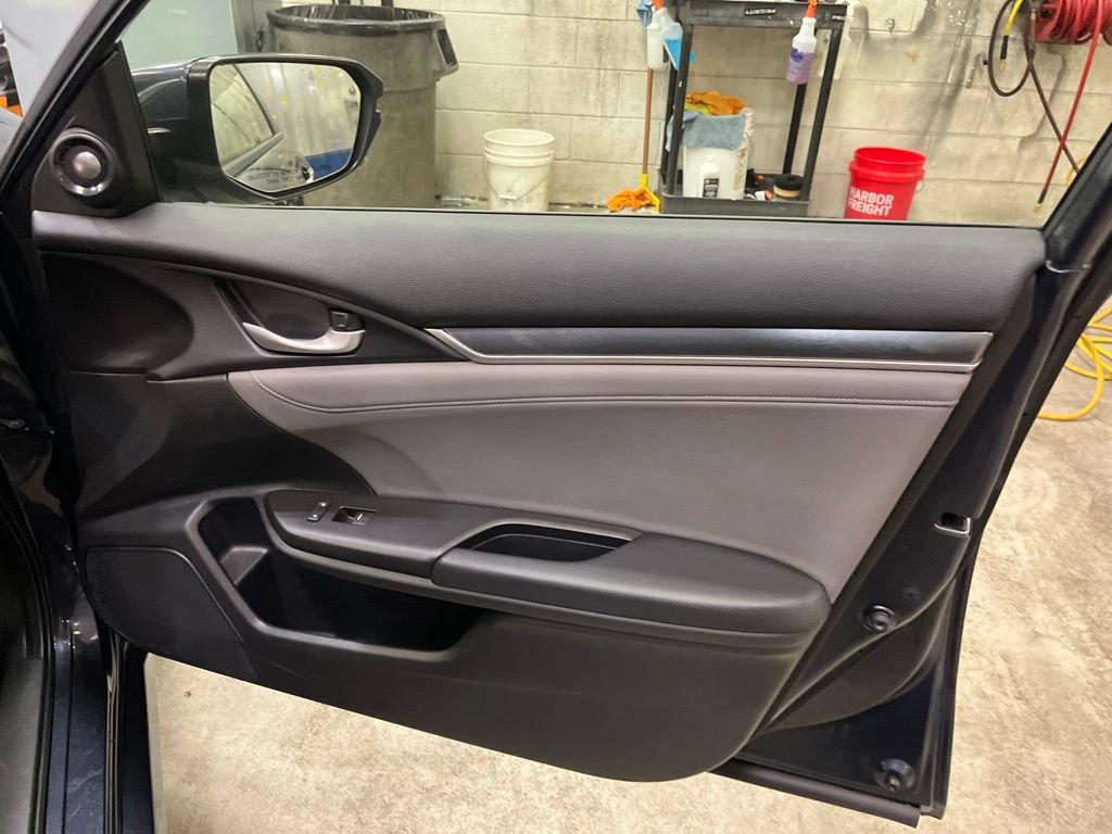 Used 2018 Honda Civic Touring image 30