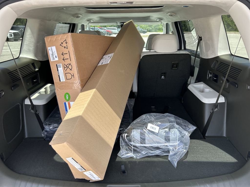 New 2025 Hyundai Santa Fe Calligraphy image 17