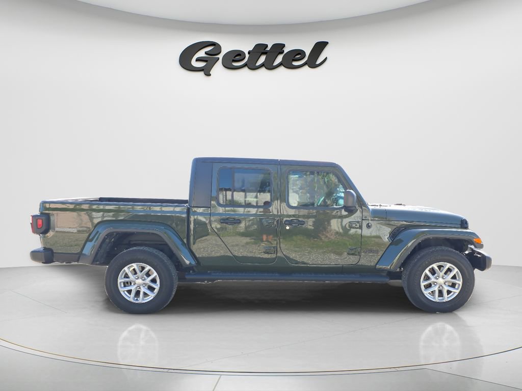 Used 2023 Jeep Gladiator Sport AWD/4WD image 8