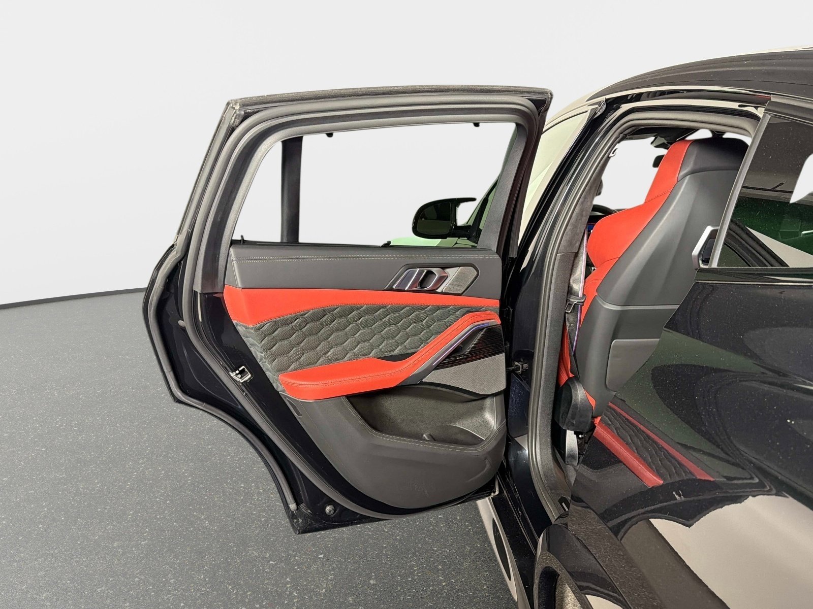 Used 2025 BMW X6 M Competition image 29