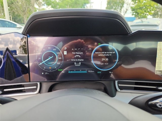 New 2025 Hyundai Elantra Limited image 27