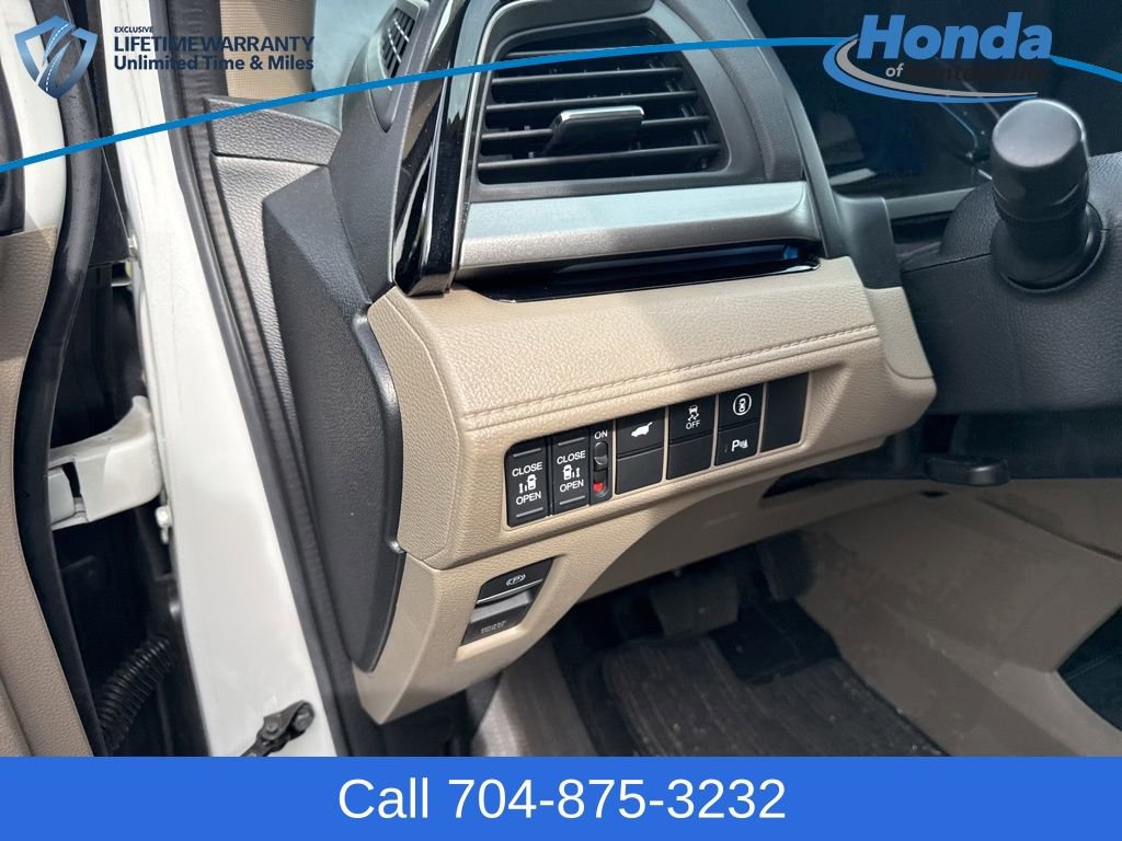 Used 2023 Honda Odyssey Touring image 23