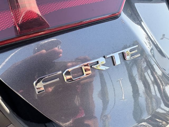 Used 2021 Kia Forte LXS FWD image 24