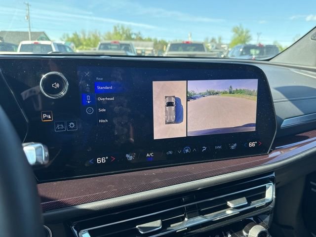 Used 2024 Chevrolet Traverse Z71 w/ Enhanced Driving Package AWD/4WD image 18