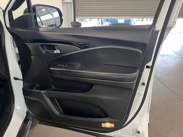 Used 2020 Honda Pilot Touring image 12