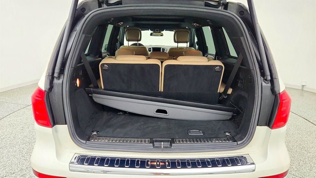 Used 2016 Mercedes-Benz GL 550 4MATIC image 23