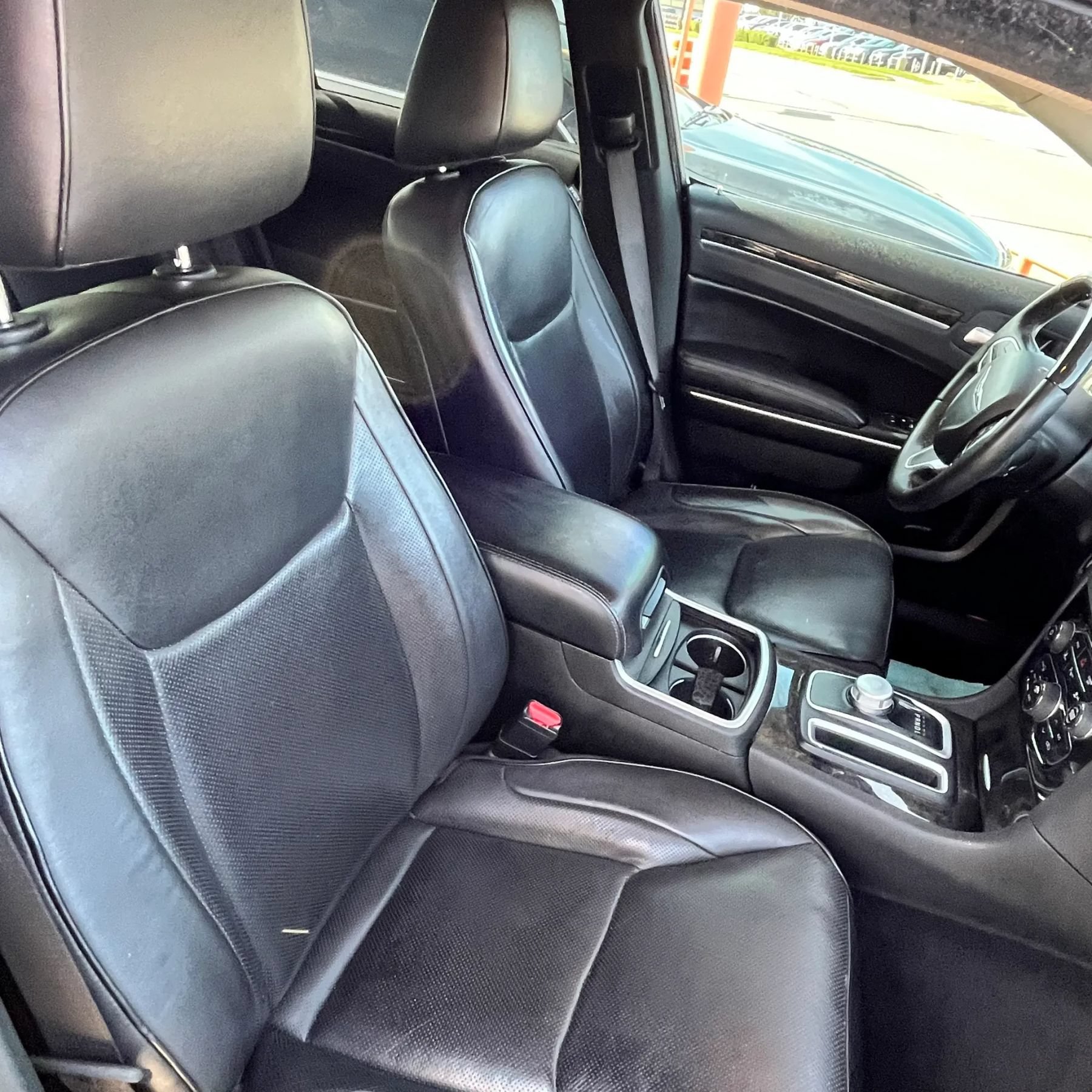 Used 2019 Chrysler 300 Limited w/ Safetytec Plus Group RWD image 7