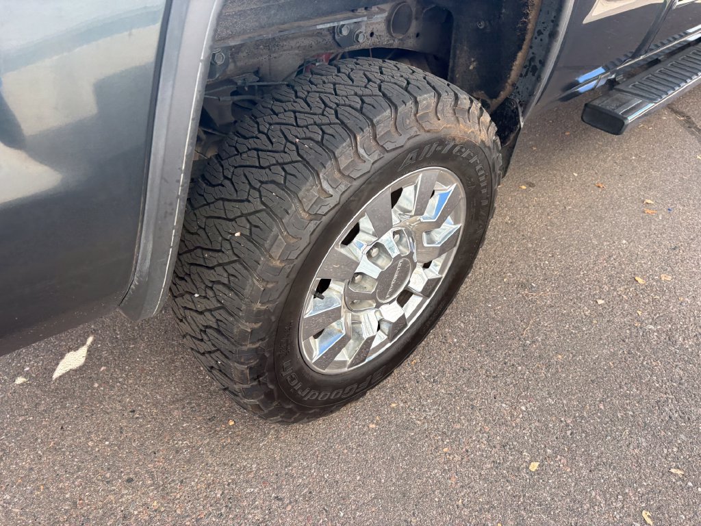 Used 2019 GMC Sierra 2500 Denali w/ Duramax Plus Package AWD/4WD image 13