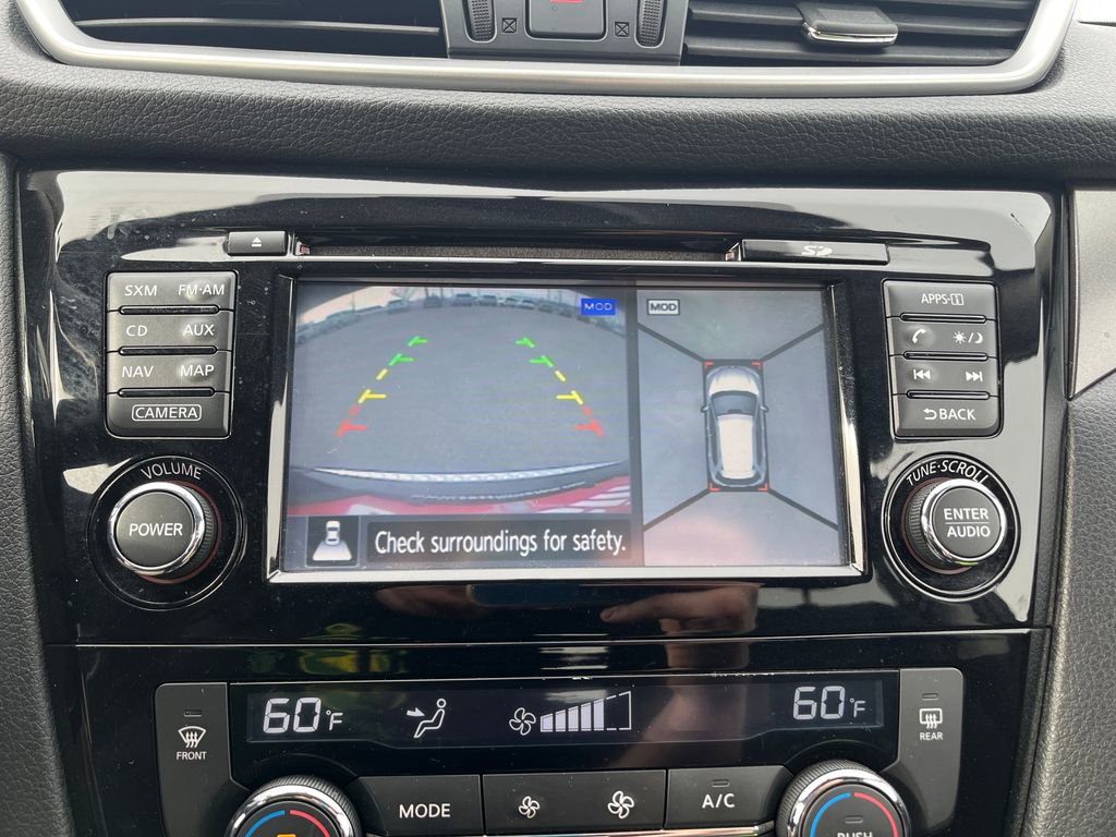 Used 2015 Nissan Rogue SV w/ SV Premium Package image 16