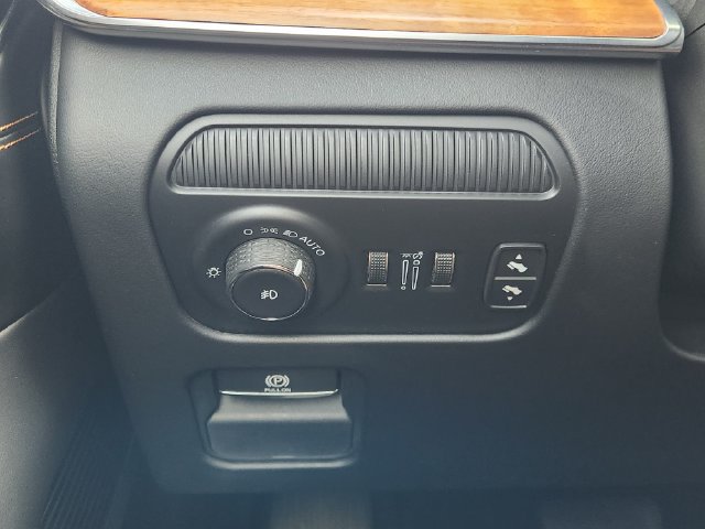 Used 2022 Jeep Grand Wagoneer Series III AWD/4WD image 24