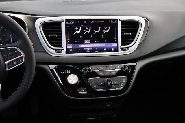 New 2026 Chrysler Voyager LX FWD image 12