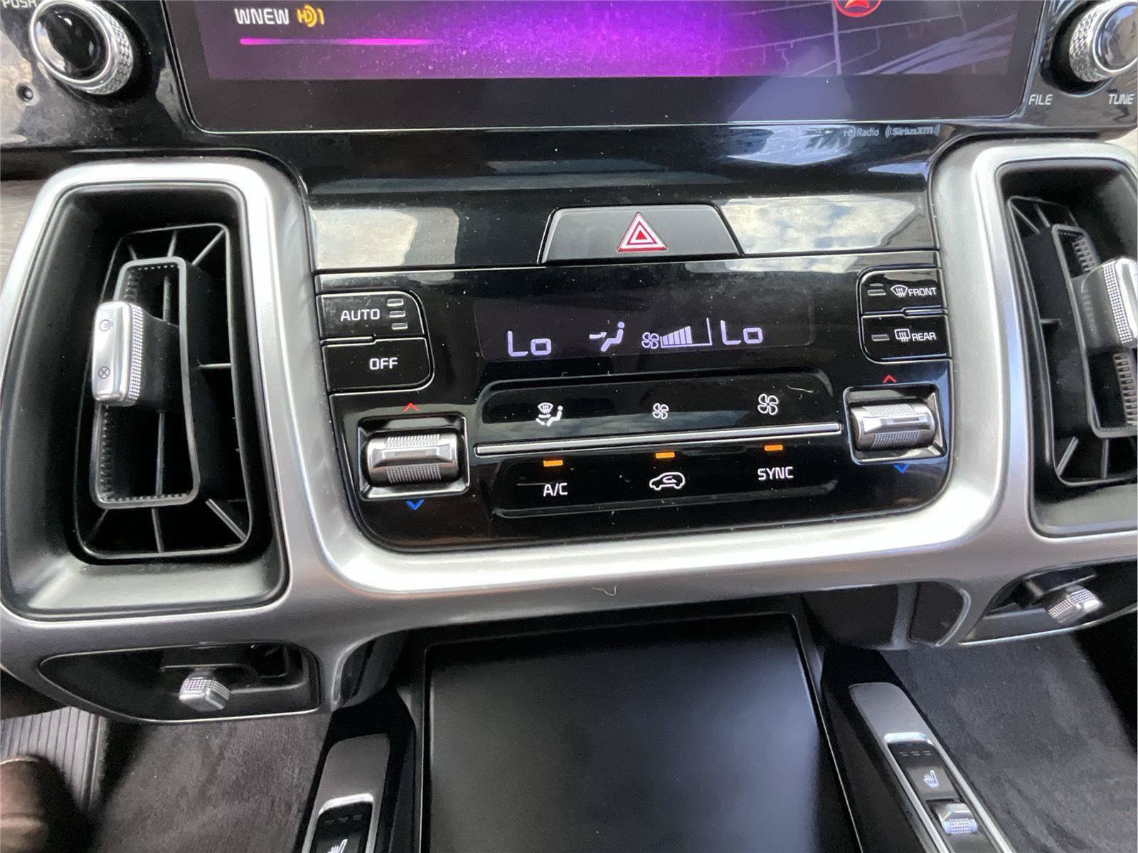 Used 2023 Kia Sorento S w/ Panoramic Sunroof Package AWD/4WD image 17