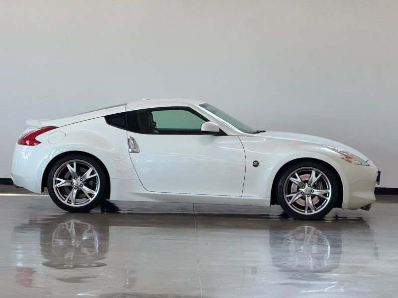 Used 2009 Nissan 370Z Touring w/ Sport Pkg image 8