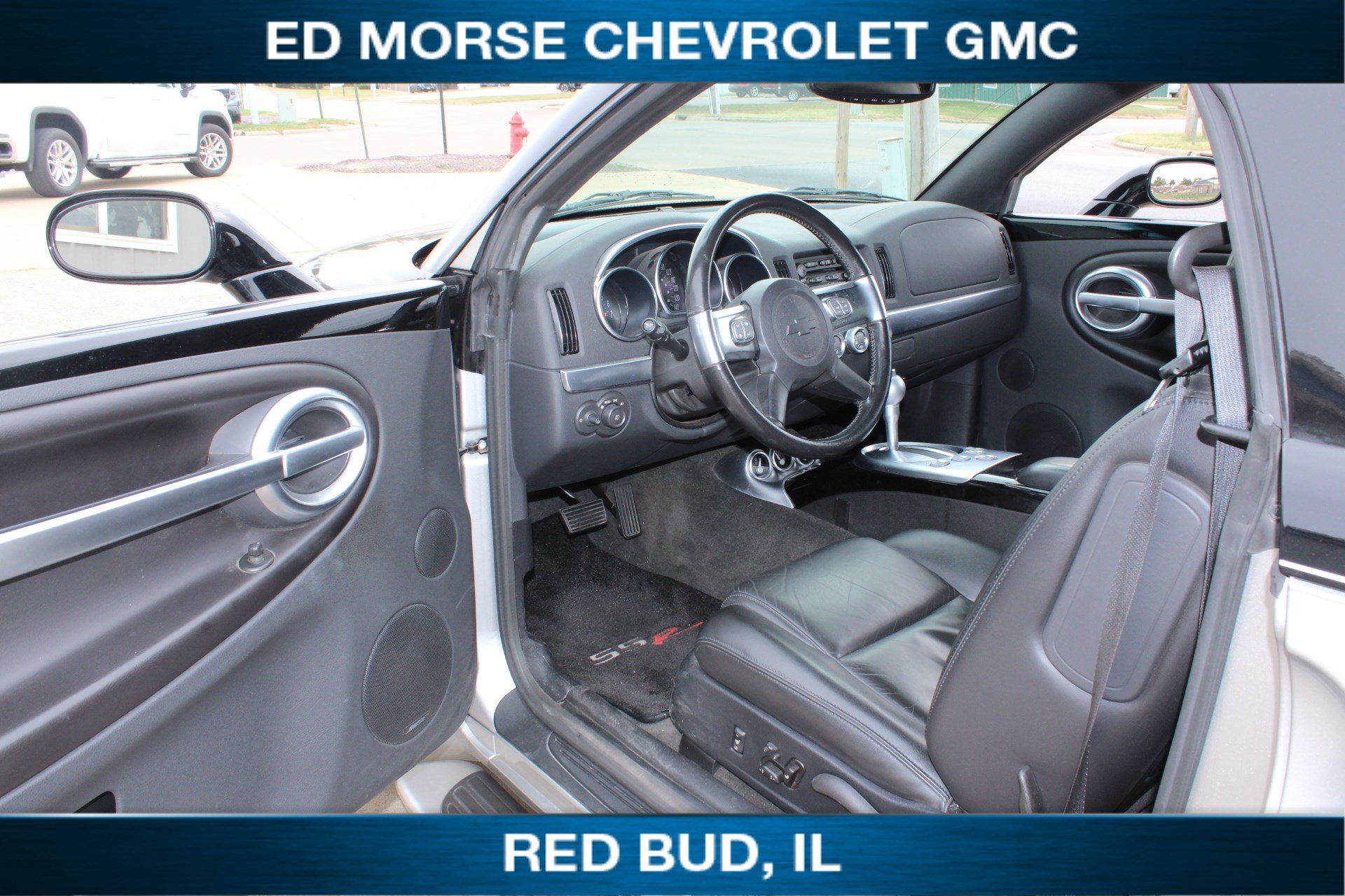 Used 2006 Chevrolet SSR w/ Preferred Equipment Group RWD image 6