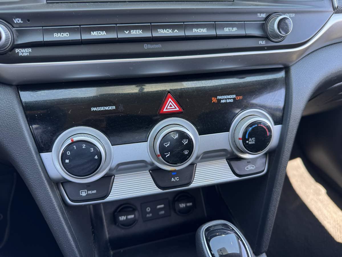 Used 2019 Hyundai Elantra SE w/ Cargo Package FWD image 25