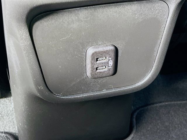 Used 2023 GMC Terrain SLE w/ Driver Convenience Package image 32