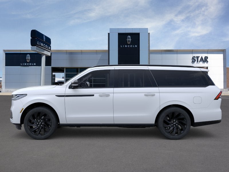 New 2026 Lincoln Navigator L Reserve w/ Jet Appearance Package AWD/4WD image 3