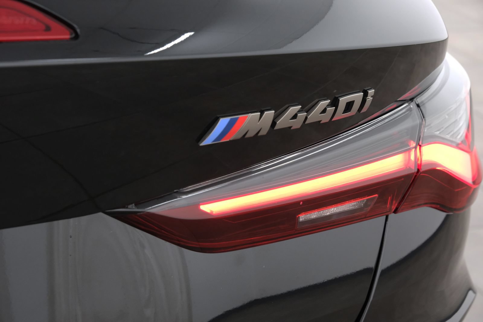 Used 2022 BMW M440i Convertible RWD image 6