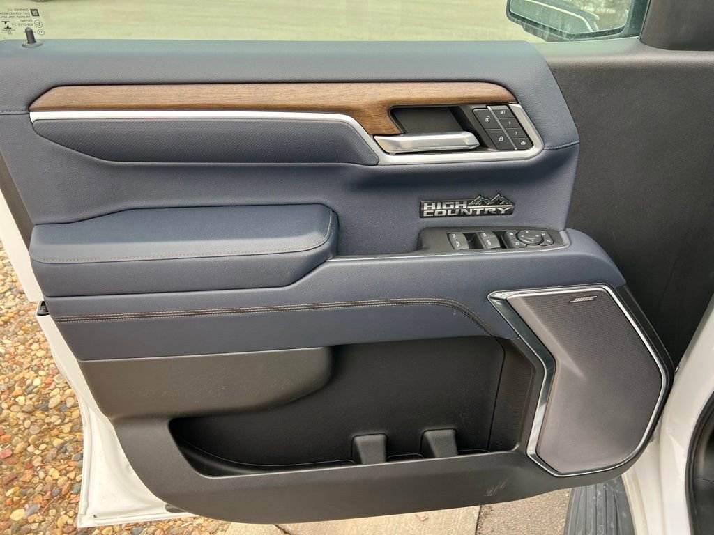 Used 2022 Chevrolet Silverado 1500 High Country w/ High Country Premium Package image 15