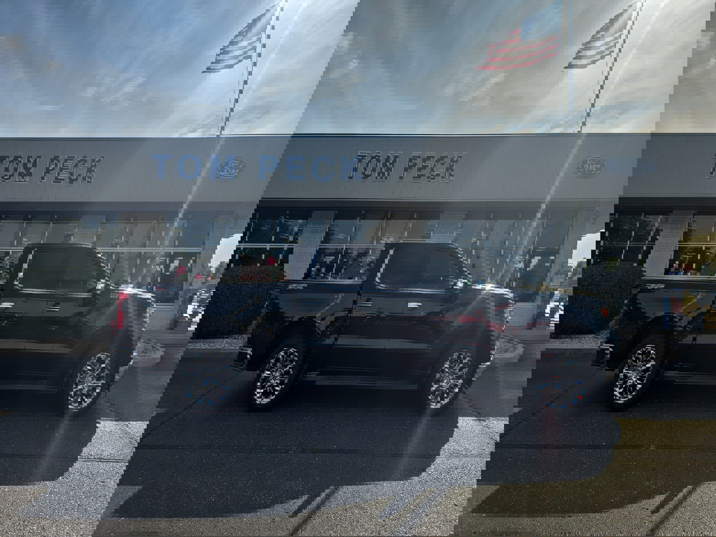 Used 2023 Chevrolet Silverado 1500 LTZ w/ Technology Package image 6