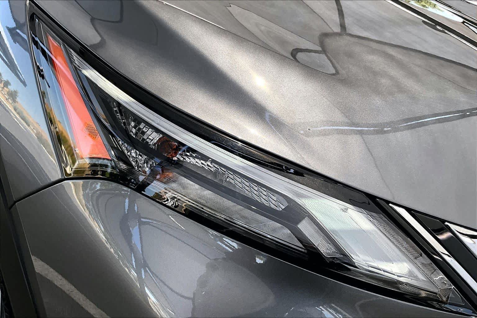 Used 2023 Nissan Rogue SV FWD image 28
