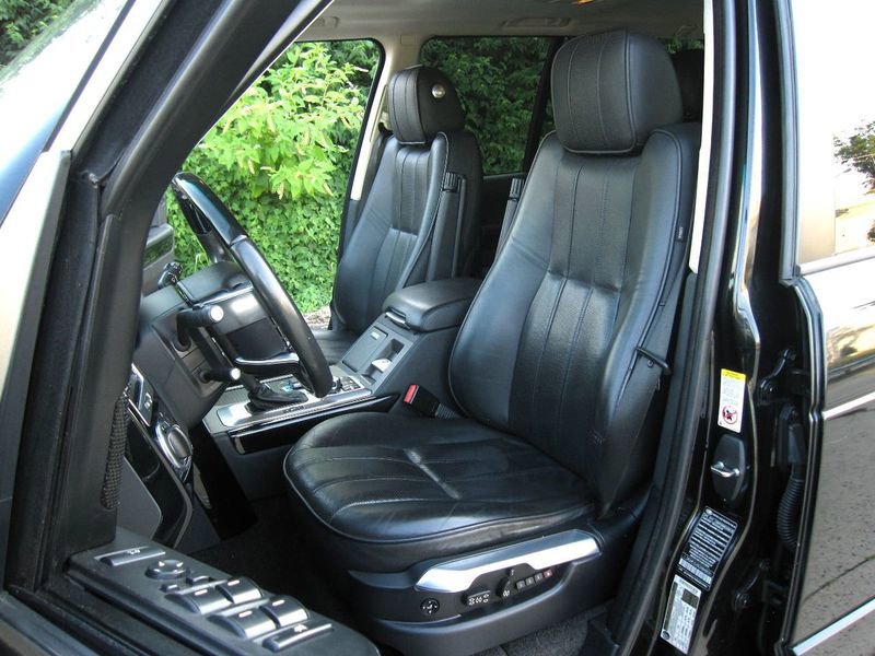 Used 2012 Land Rover Range Rover Supercharged w/ Silver Pack image 13