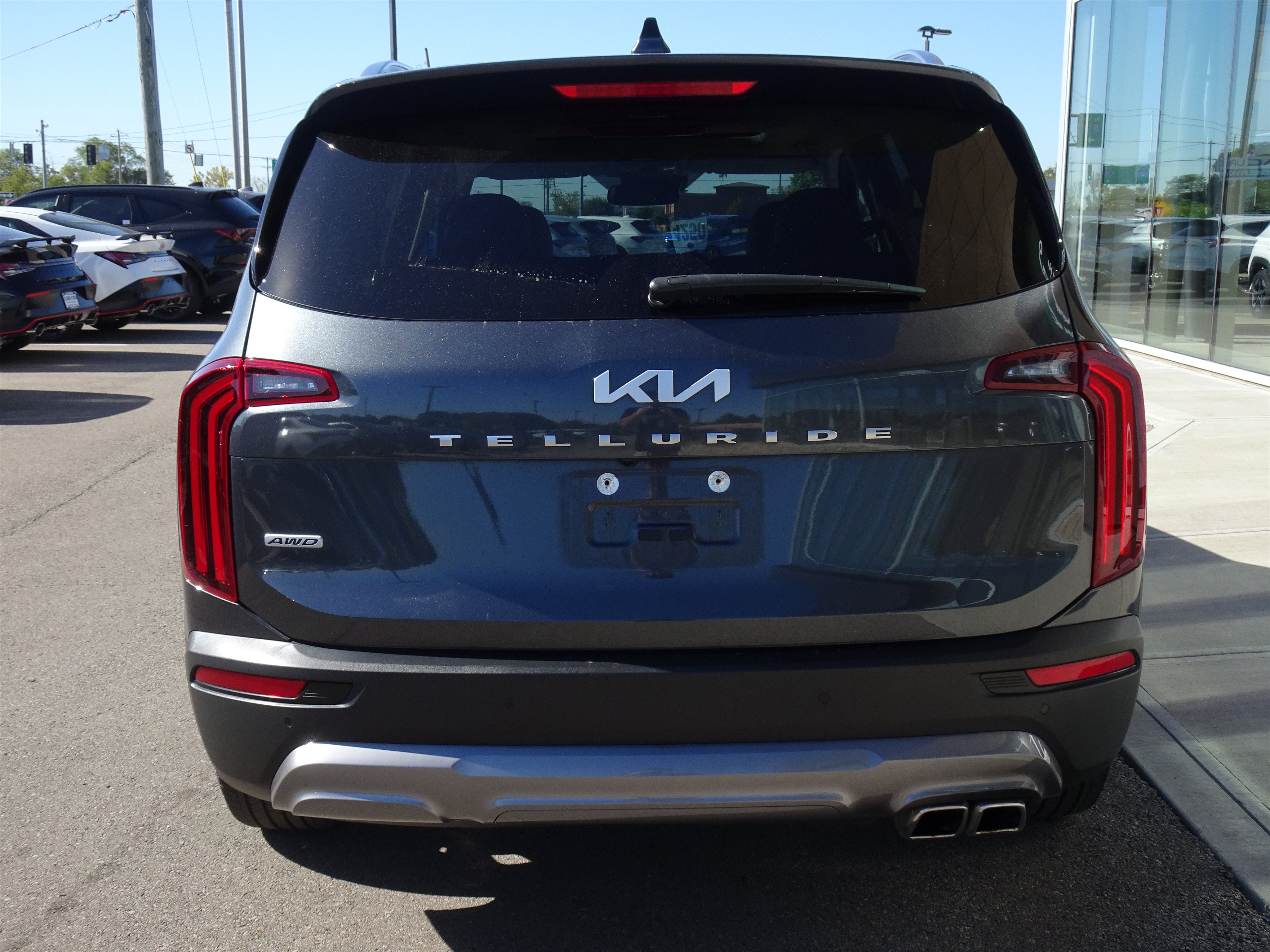 Used 2022 Kia Telluride SX w/ SX Prestige Package AWD/4WD image 4