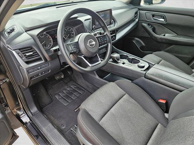Used 2024 Nissan Rogue SV image 9