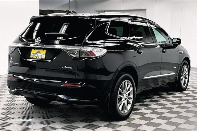 Used 2022 Buick Enclave Avenir w/ Avenir Technology Package AWD/4WD image 13