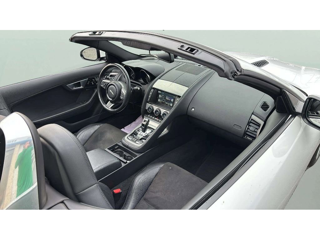 Used 2016 Jaguar F-TYPE Convertible image 15