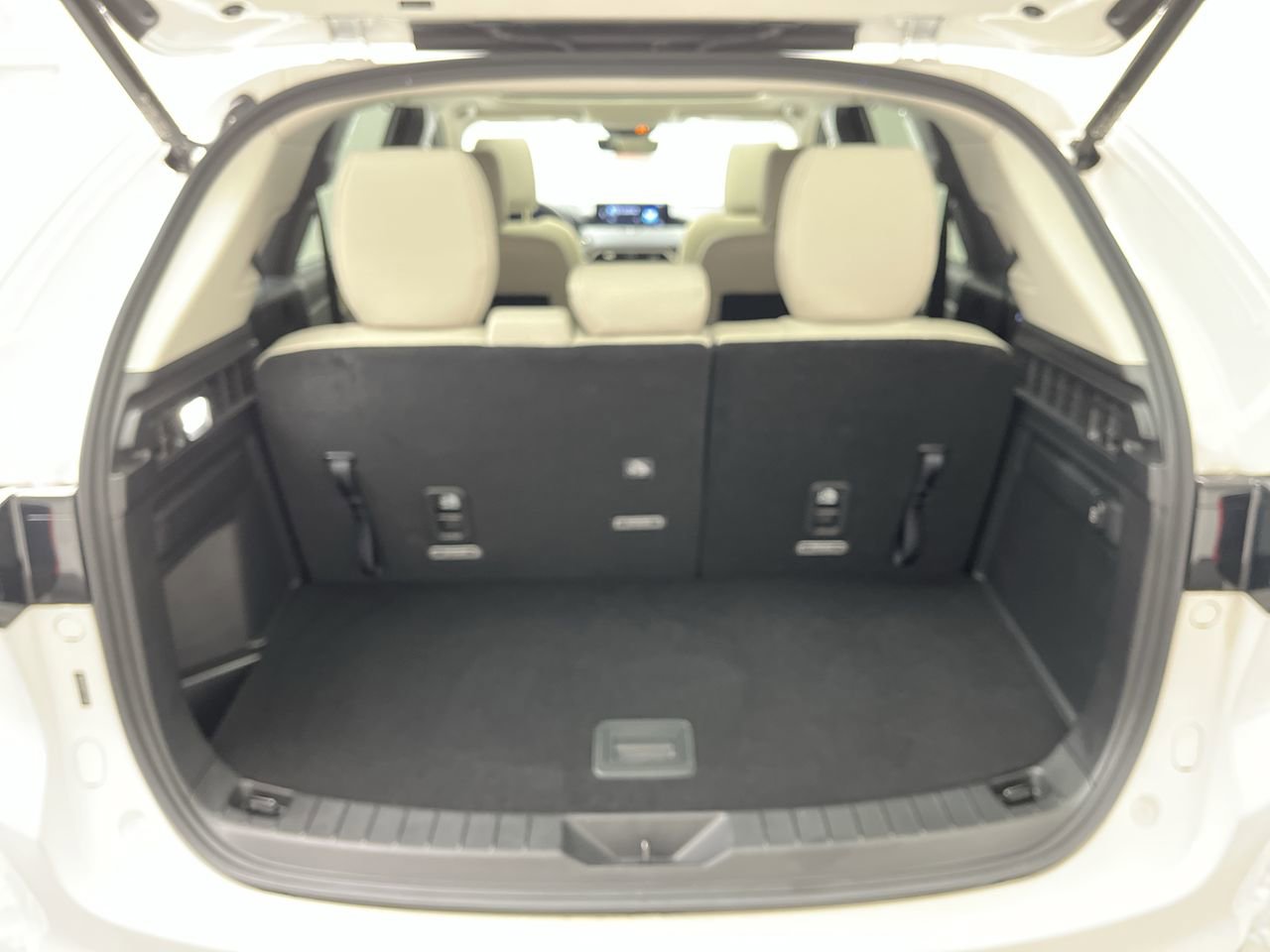 Used 2024 MAZDA CX-90 3.3 Turbo w/ Premium Package AWD/4WD image 31