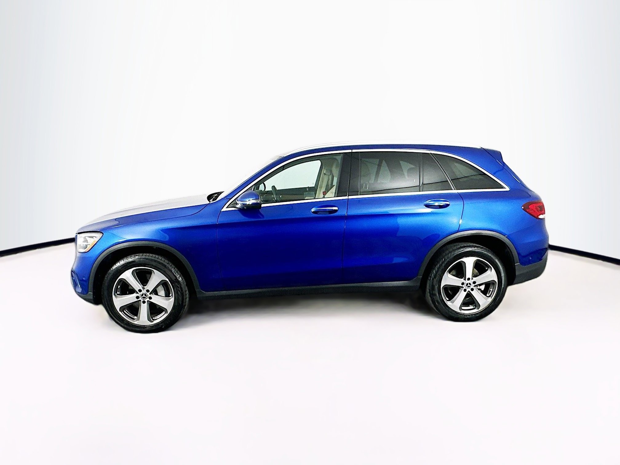 Used 2022 Mercedes-Benz GLC 300 image 4
