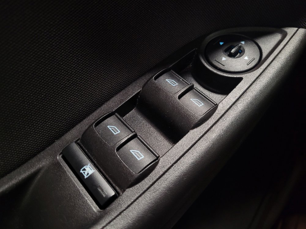 Used 2018 Ford Focus SE FWD image 27