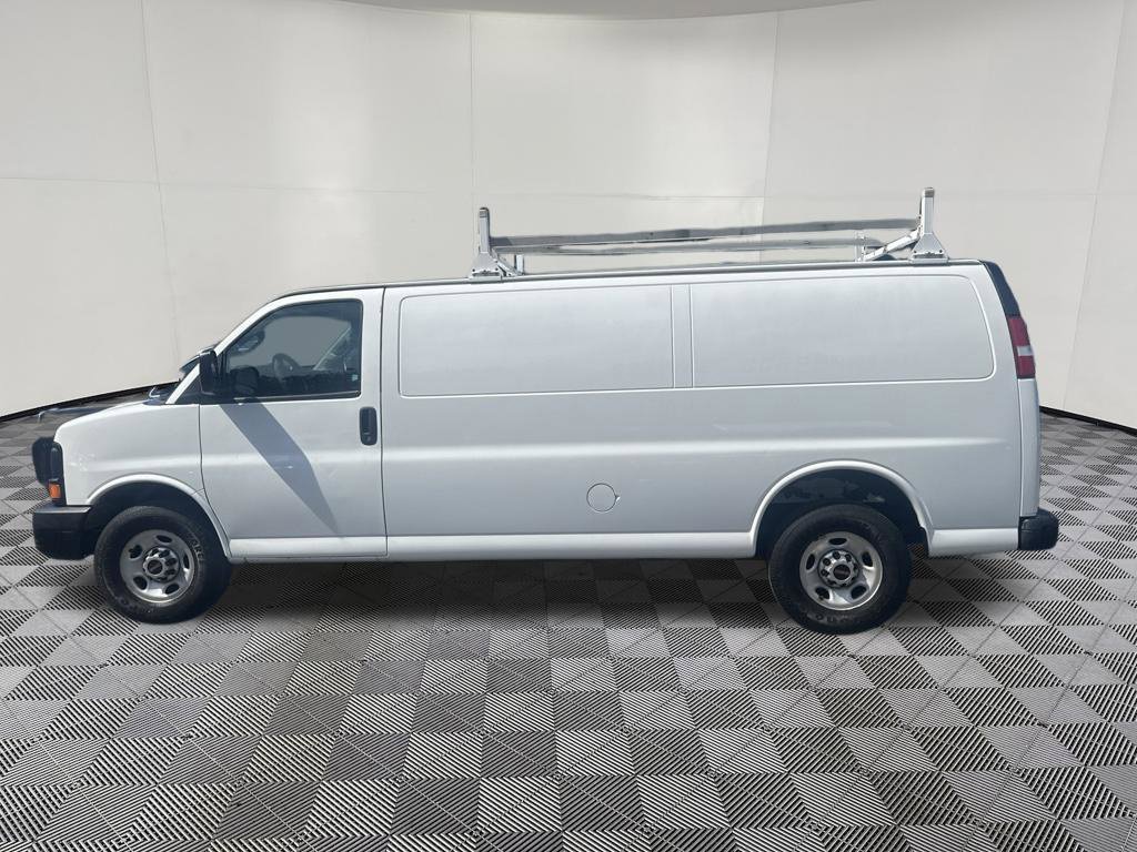 Used 2016 GMC Savana 3500 Extended RWD image 18