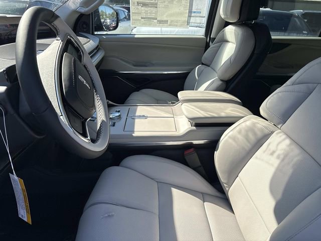 New 2025 Lincoln Navigator Reserve image 24