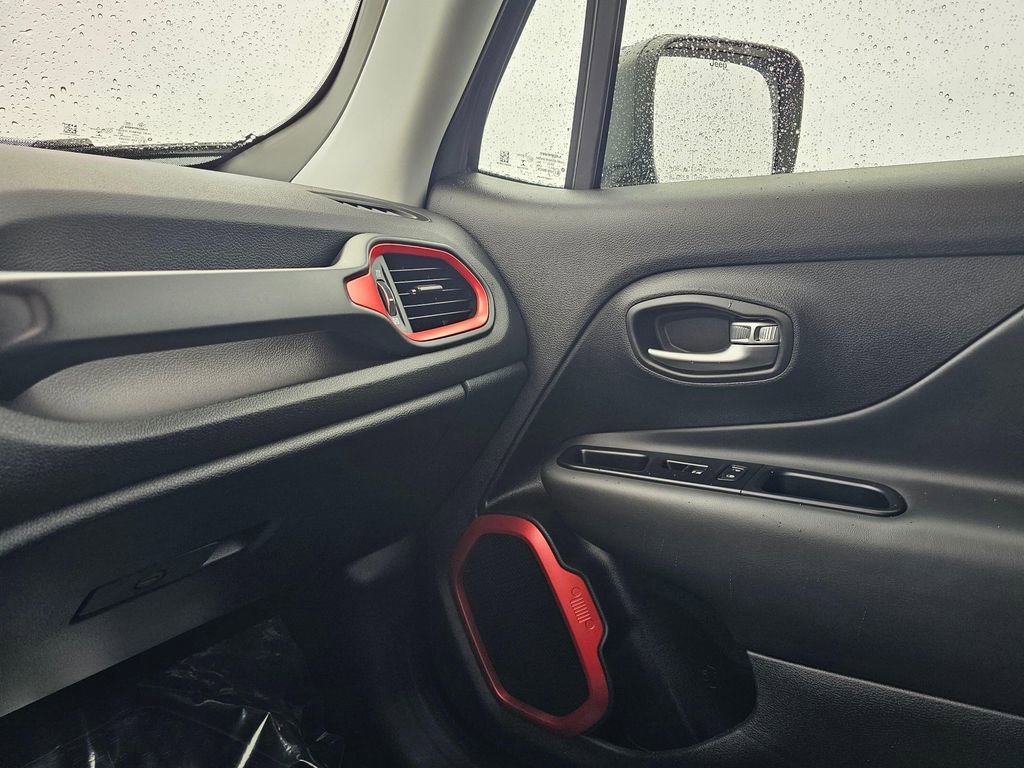 Used 2021 Jeep Renegade Trailhawk w/ Trailer Tow Group image 25