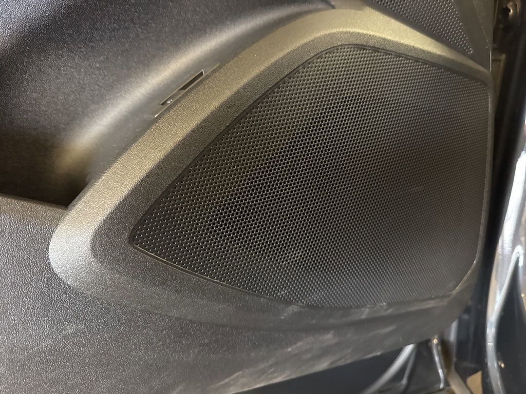 Used 2025 Audi Q5 Premium w/ Convenience Package image 5