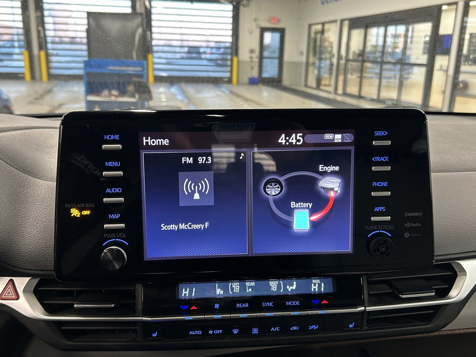 Used 2023 Toyota Sienna XLE image 24