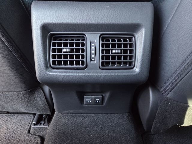 Used 2025 Toyota Camry SE w/ Convenience Package image 21