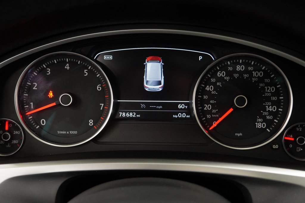 Used 2016 Volkswagen Touareg VR6 image 30