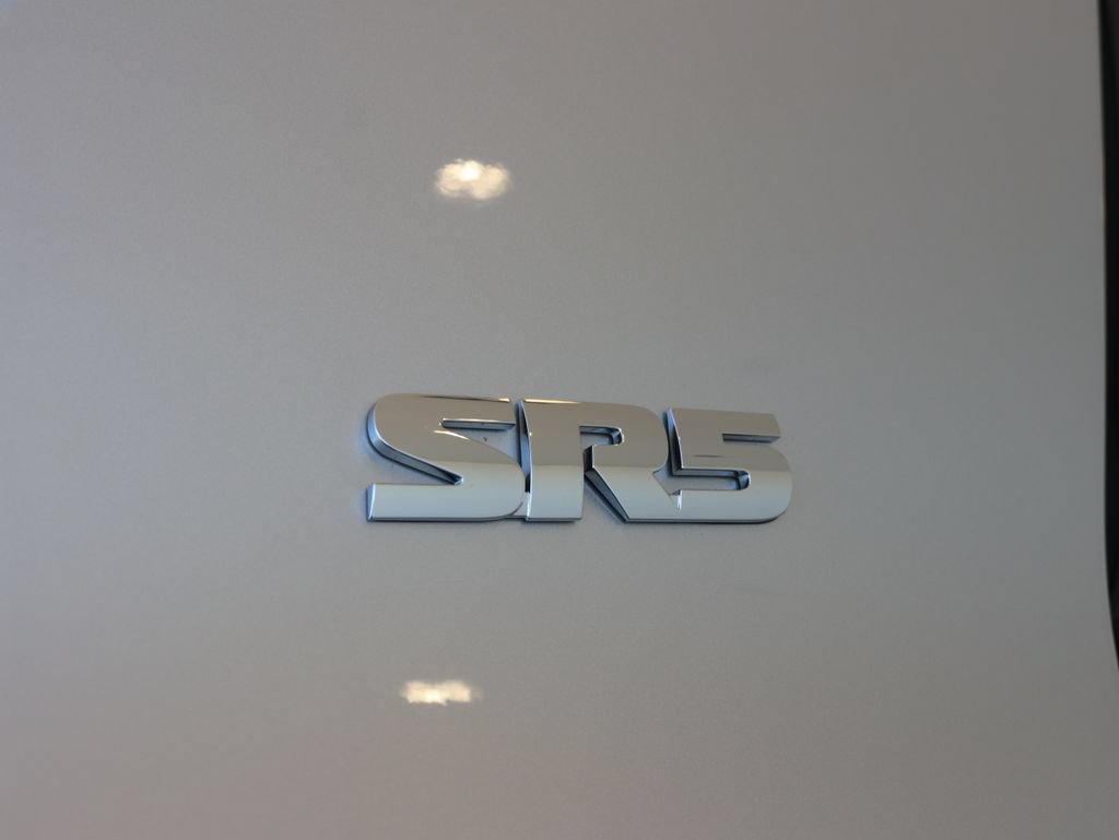 Used 2019 Toyota 4Runner SR5 AWD/4WD image 32