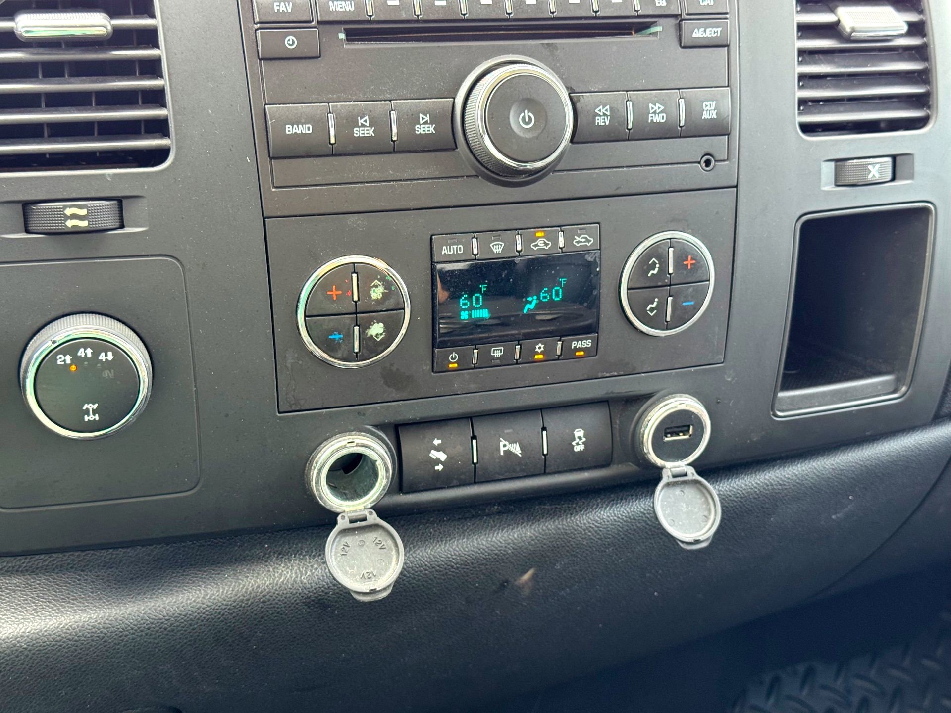 Used 2014 Chevrolet Silverado 2500 LT w/ Z71 Appearance Package AWD/4WD image 25