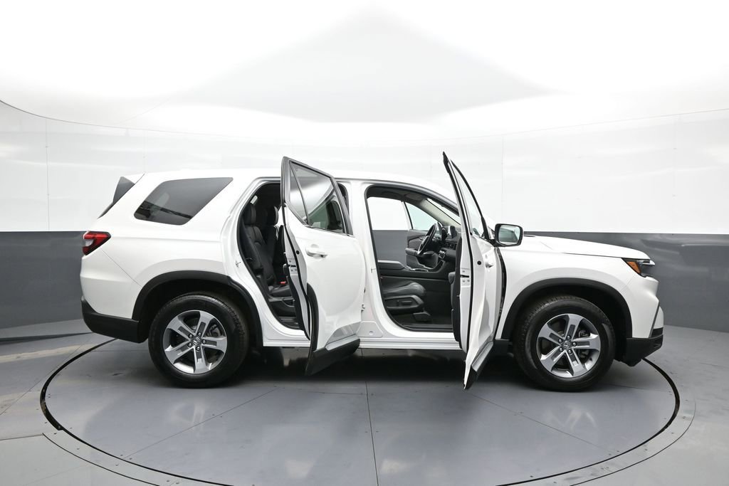 Certified 2023 Honda Pilot EX-L image 43