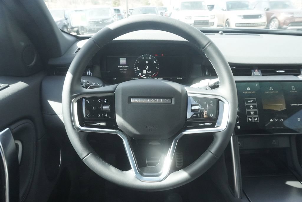 Used 2025 Land Rover Discovery Sport Dynamic SE image 10