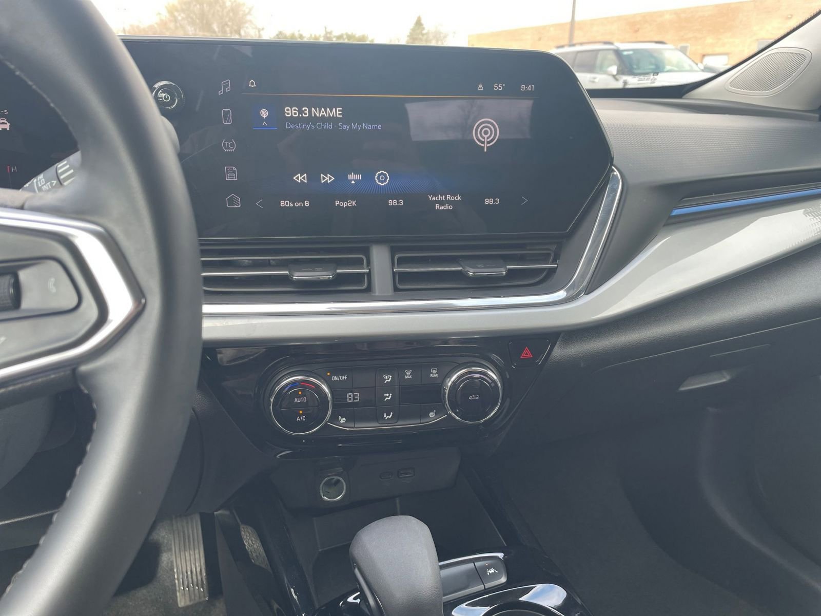 Used 2025 Chevrolet Trax LT w/ LT Convenience Package image 17