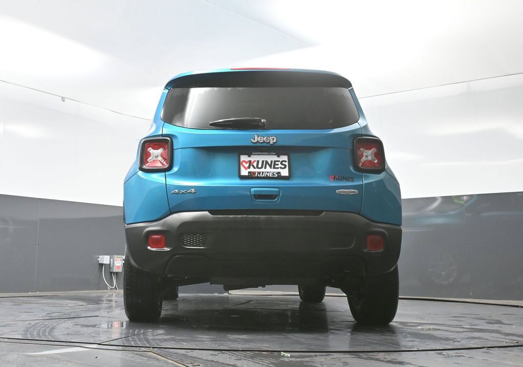 Used 2020 Jeep Renegade Latitude w/ Cold Weather Group AWD/4WD image 56