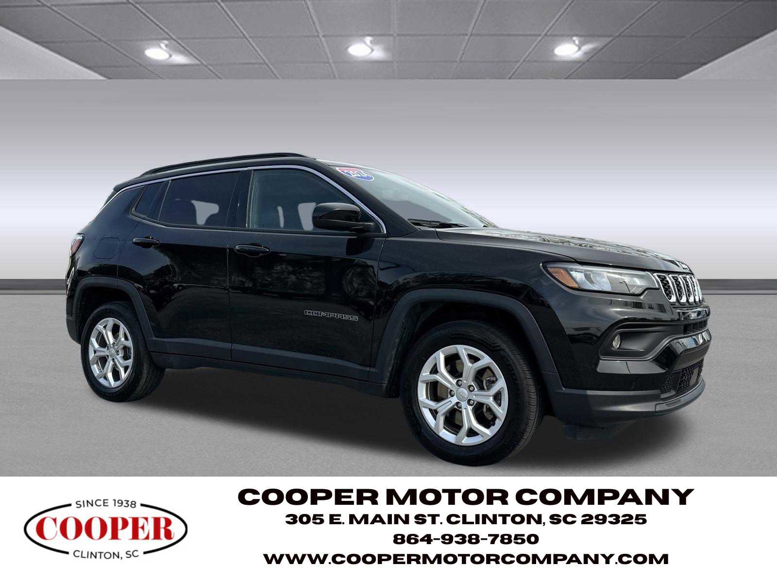 Used 2024 Jeep Compass Latitude image 8
