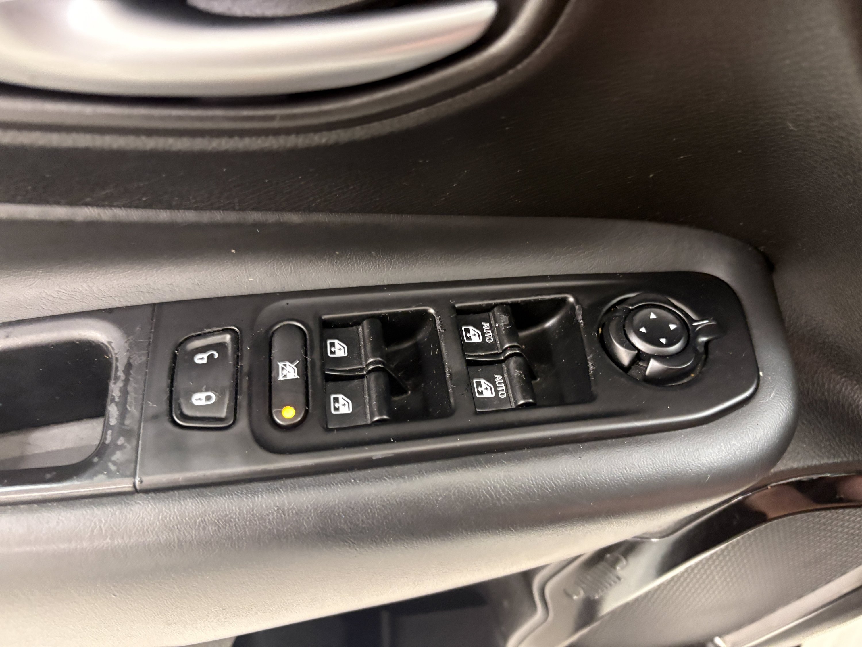 Used 2019 Jeep Renegade Altitude w/ Quick Order Package 2XM AWD/4WD image 24