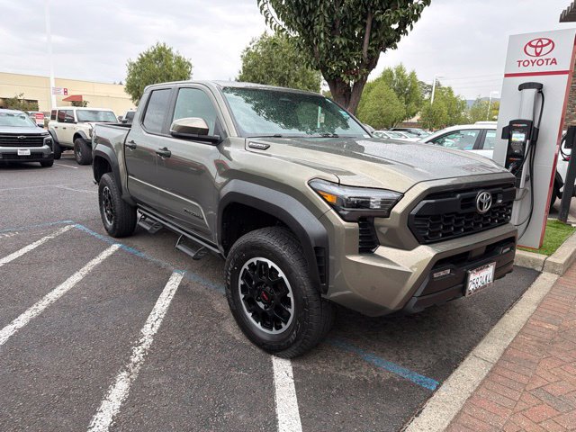 Certified 2025 Toyota Tacoma TRD Off-Road w/ TRD Off Road Upgrade Package AWD/4WD image 1